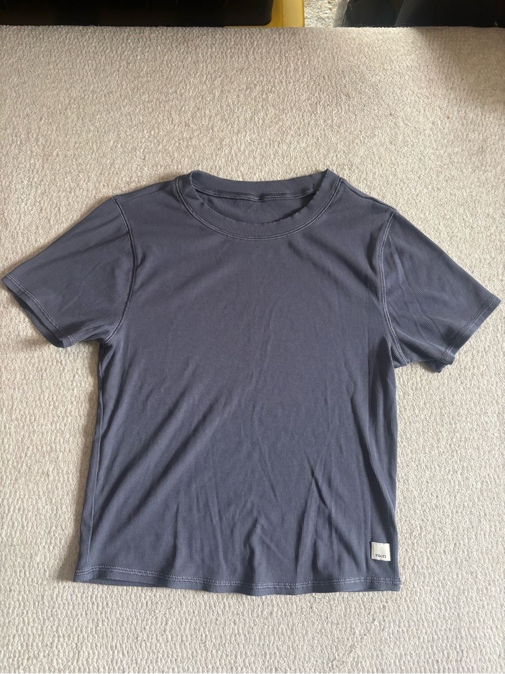 Vuori Short Sleeve Crew Tee in Slate